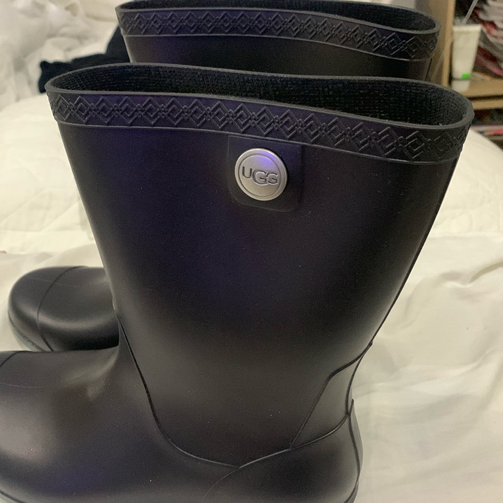 Brand new Ugg rain boots